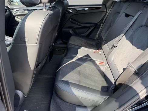 Used 2017 Porsche Macan S image 25