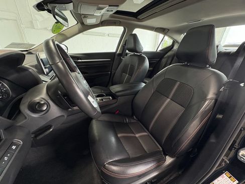 Used 2025 Nissan Altima 2.5 SR AWD/4WD image 13