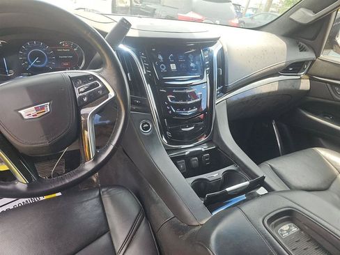 Used 2016 Cadillac Escalade ESV Platinum AWD/4WD image 11