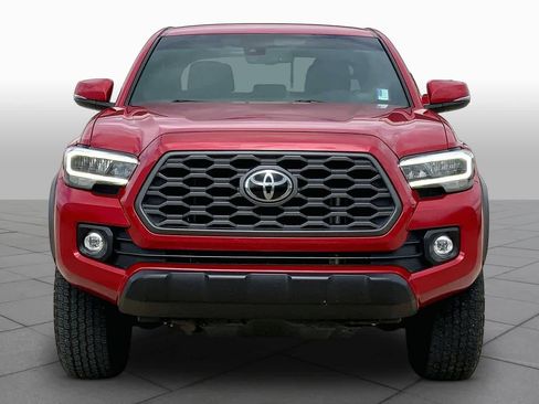 Used 2022 Toyota Tacoma TRD Off-Road AWD/4WD image 4