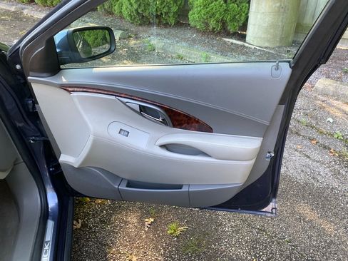 Used 2013 Buick LaCrosse Leather FWD image 24