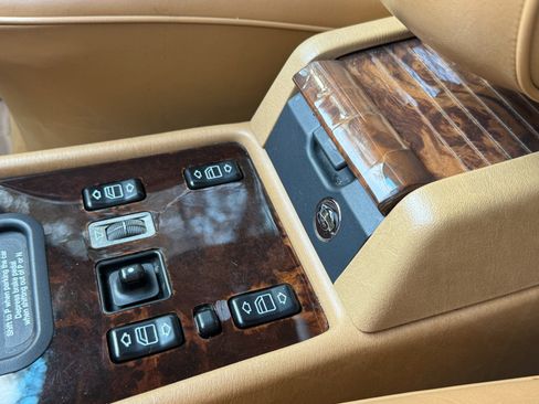 Used 1990 Mercedes-Benz 560 SEL image 42