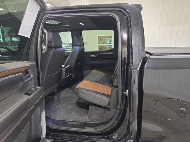 Used 2024 Chevrolet Silverado 1500 High Country w/ High Country Premium Package AWD/4WD image 25