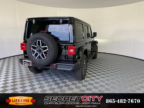 New 2026 Jeep Wrangler Unlimited Sahara AWD/4WD image 7