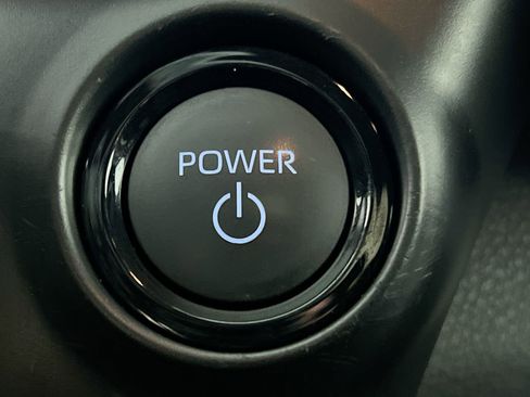 Used 2025 Toyota Sienna Platinum image 23