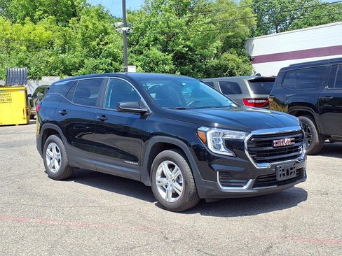 Used 2024 GMC Terrain SLE FWD image 1