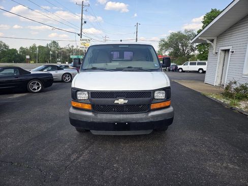 Used 2012 Chevrolet Express 3500 RWD image 2