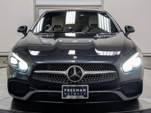 Used 2017 Mercedes-Benz SL 550 image 3