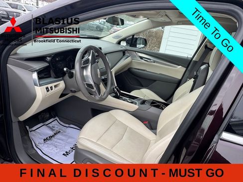 Used 2020 Cadillac XT5 Premium Luxury w/ LPO, Floor Liner Package AWD/4WD image 17
