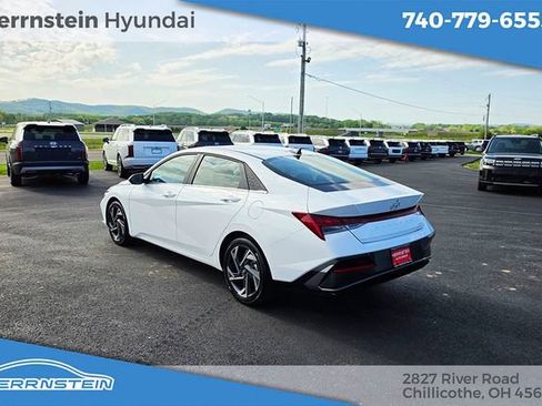Certified 2026 Hyundai Elantra Limited w/ Cargo Package FWD image 5