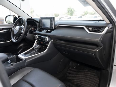 Used 2022 Toyota RAV4 XLE Premium FWD image 43