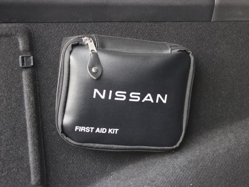 Certified 2022 Nissan Rogue SV image 6