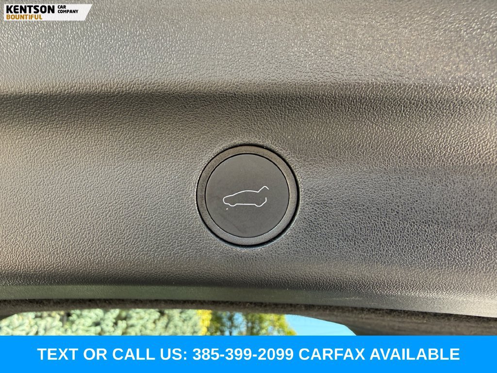 Used 2023 Tesla Model Y Performance AWD/4WD image 32