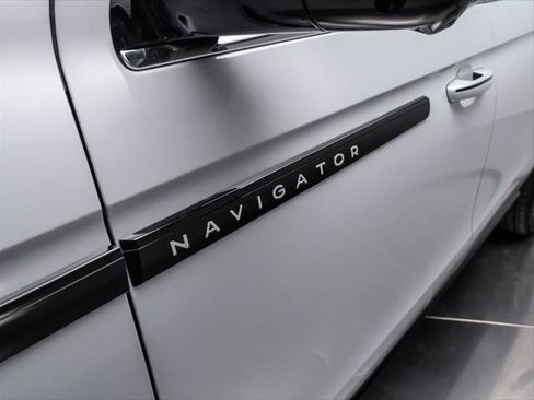 New 2026 Lincoln Navigator L Black Label AWD/4WD image 13