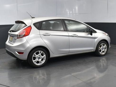 Used 2014 Ford Fiesta SE FWD image 3