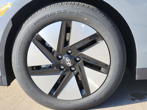 New 2025 Hyundai Ioniq 6 SE image 7