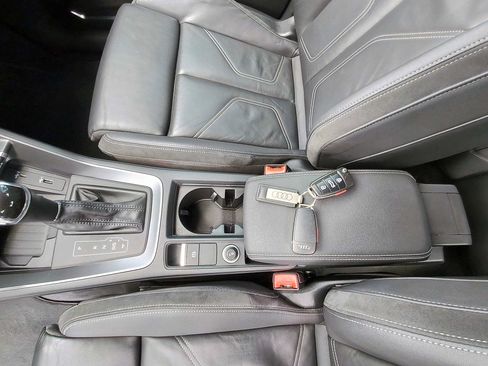 Used 2020 Audi Q3 2.0T Premium Plus w/ Premium Plus Package AWD/4WD image 7
