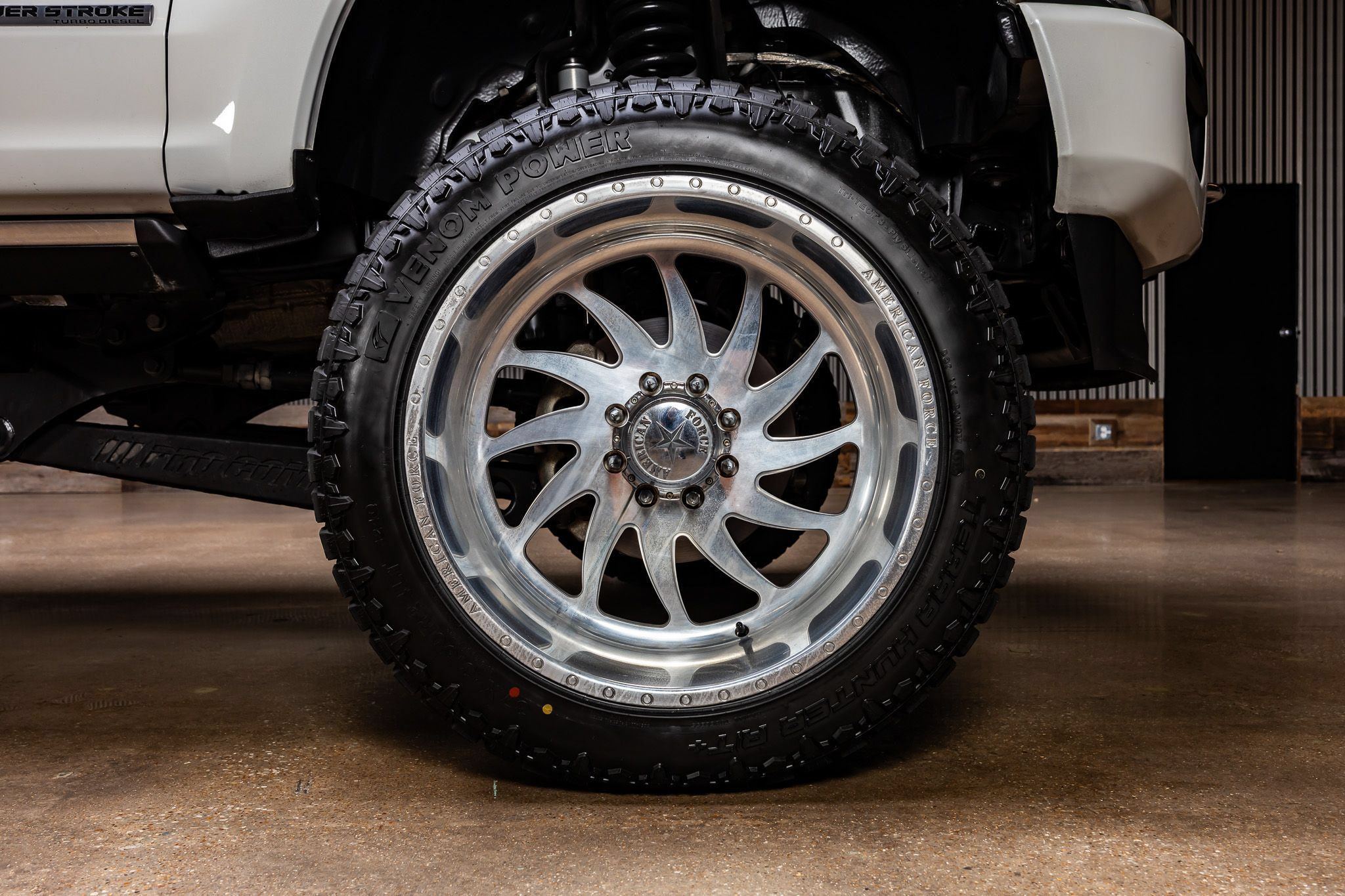 Used 2022 Ford F250 Platinum w/ FX4 Off-Road Package AWD/4WD image 11