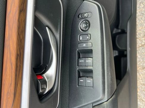 Used 2017 Honda CR-V EX image 17