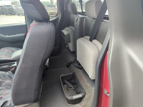 Used 2012 Suzuki Equator Premium RWD image 10