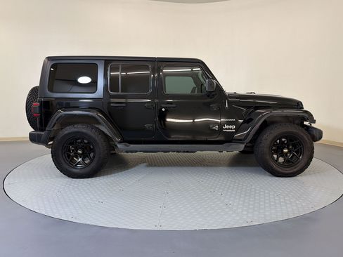 Used 2020 Jeep Wrangler Unlimited Sahara AWD/4WD image 8