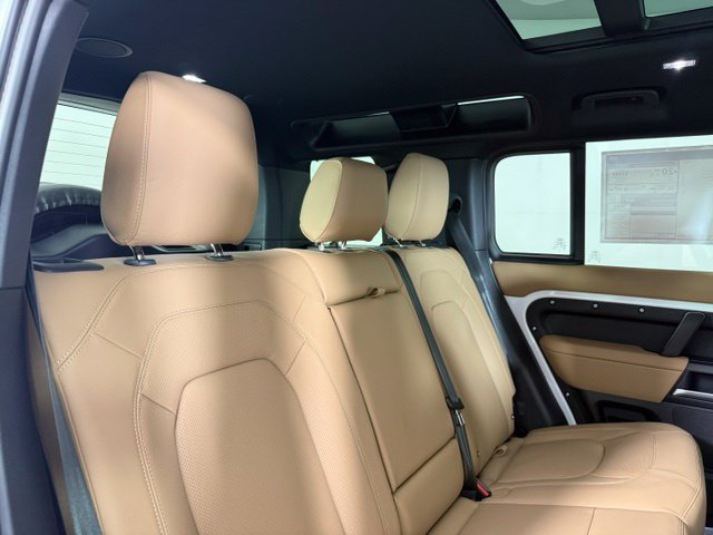 New 2026 Land Rover Defender 110 X-Dynamic SE AWD/4WD image 13