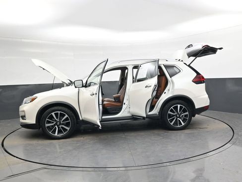 Used 2018 Nissan Rogue SL w/ Premium Package image 42