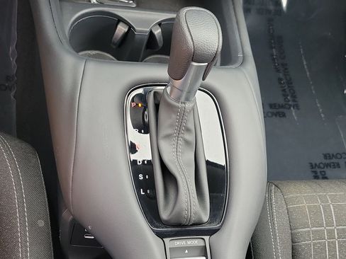 Certified 2025 Honda HR-V LX image 26