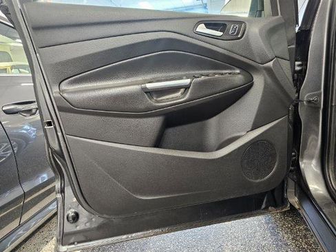 Used 2018 Ford Escape SE w/ Ford Safe & Smart Package FWD image 23