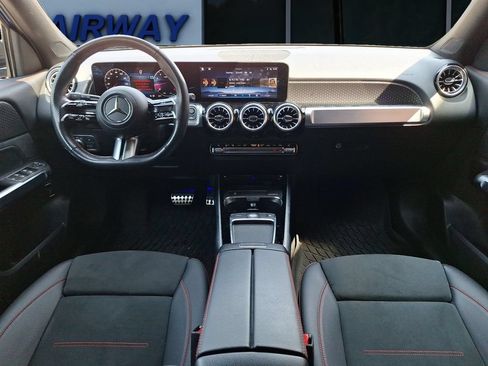 Used 2024 Mercedes-Benz GLB 250 w/ AMG Night Package image 15