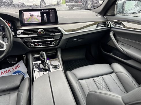 Used 2023 BMW 540i xDrive w/ M Sport Package image 32