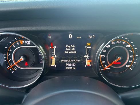 Used 2019 Jeep Wrangler Unlimited Sahara AWD/4WD image 14