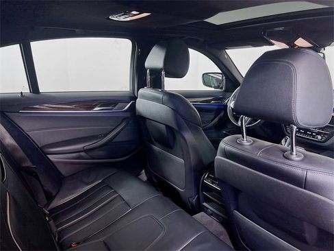 Used 2019 BMW 530i w/ Convenience Package image 9