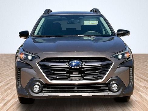 Used 2024 Subaru Outback Premium AWD/4WD image 3