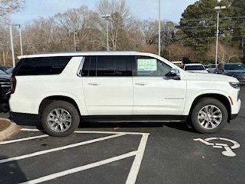 New 2026 Chevrolet Suburban Premier w/ Sun And Tow Package image 4