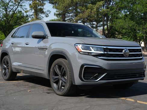 Used 2022 Volkswagen Atlas Cross Sport SEL R-Line AWD/4WD image 7