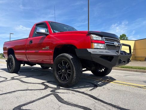Used 2005 Chevrolet Silverado 2500 LS w/ Heavy-Duty Power Package AWD/4WD image 8