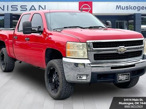 Used 2010 Chevrolet Silverado 2500 LT w/ Interior Plus Package RWD image 1