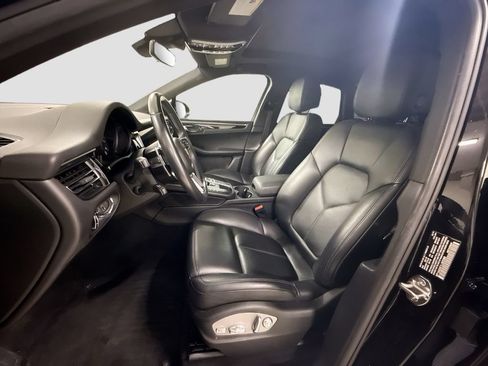 Certified 2020 Porsche Macan AWD/4WD image 5