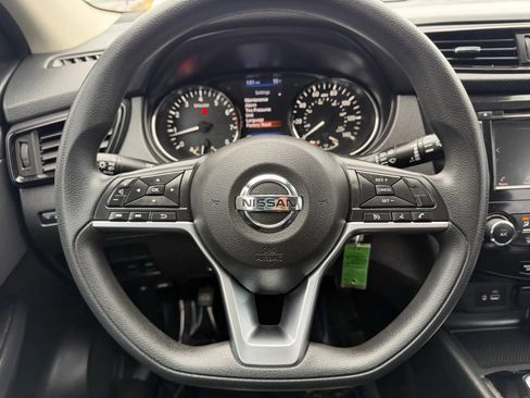 Used 2020 Nissan Rogue Sport S image 13