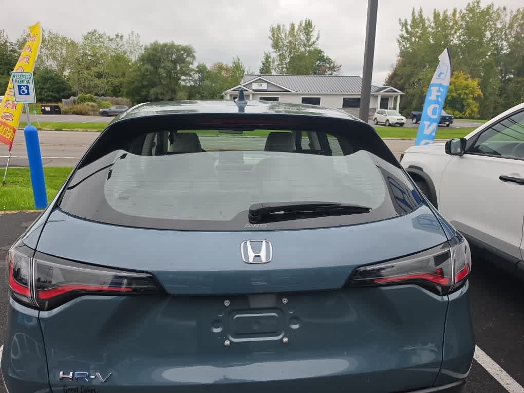 Used 2024 Honda HR-V LX image 10