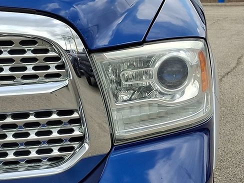 Used 2014 RAM 1500 Laramie AWD/4WD image 9