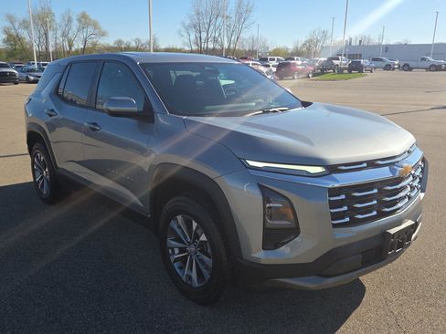 Used 2025 Chevrolet Equinox LT image 8