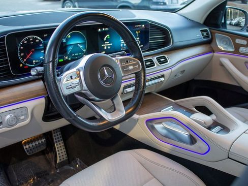 Used 2022 Mercedes-Benz GLS 450 4MATIC image 11