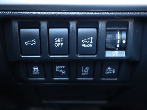 Used 2017 Subaru Outback 3.6R Limited image 29