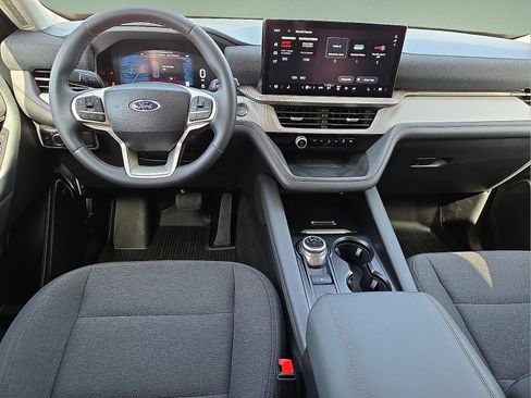 Used 2025 Ford Explorer Active AWD/4WD image 12