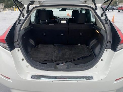 Used 2018 Nissan Leaf SV w/ SV Technology Package image 9