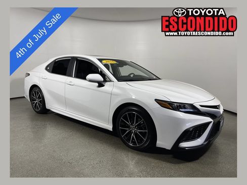 Certified 2021 Toyota Camry SE w/ Convenience Package FWD image 1