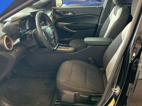 Used 2024 Chevrolet Trax RS image 3