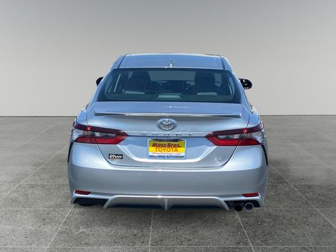 Used 2023 Toyota Camry SE FWD image 4